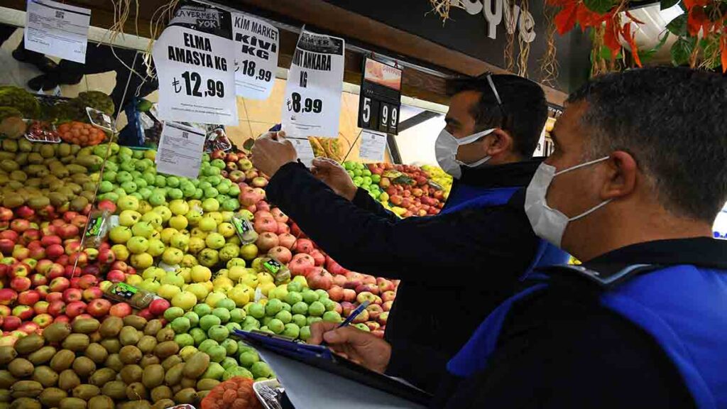 BEYLİKDÜZÜNDE ZABITA EKİPLER INDEN MARKET DENETIMI 4