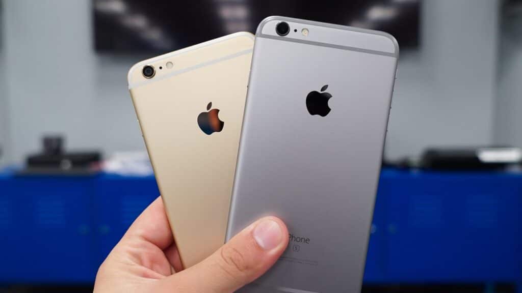 iphone 6s ve iphone 6s plus ucretsiz onarim ile yenileniyor