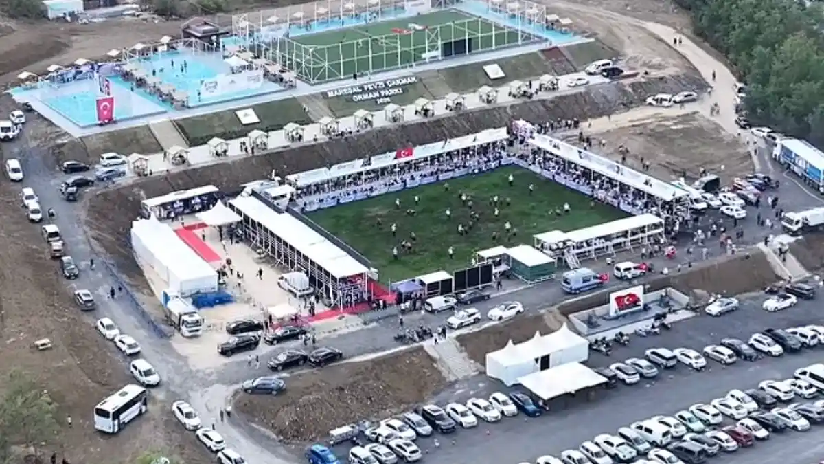 Çatalca Büyük Yağlı Pehlivan Güreşleri Mareşal Fevzi Çakmak Orman Parkı’na Çok Yakıştı 1 Catalca Buyuk Yagli Pehlivan Guresleri Maresal Fevzi Cakmak Orman Parkina Cok Yakisti